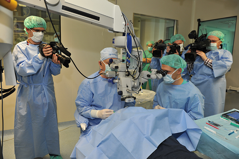 عرض مركز سفيتلوست التخصصي للعيون في ندوة "جراحة مباشرة" لهذا العام مهارات عالية