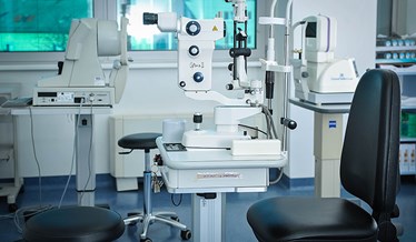YAG Laser Optimis II - therapeutic laser for iridotomy and cleaning the back of the lens capsule